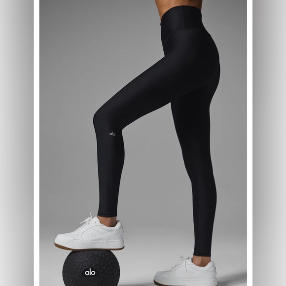ALO Yoga Pants - Alo High-Waist Airlift Leggings - Size Large